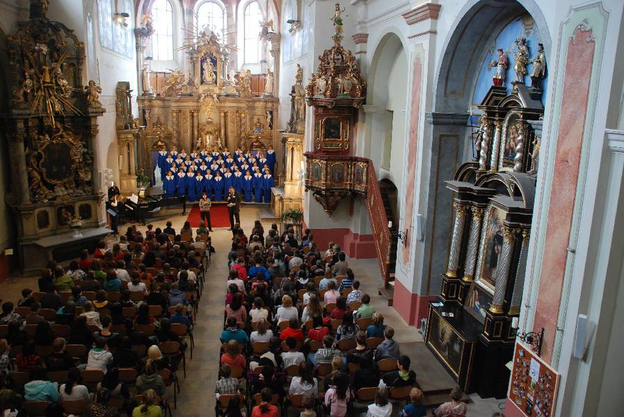 Gemeinsames Konzert Klosterkirche Sumperk - Motyli Chor